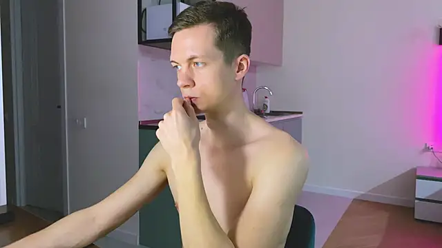 Snapshot of max_shy chatting on 7, 3, 2025 max shy online show from 7, 3, 2025