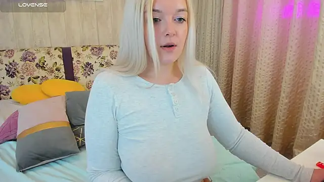 Snapshot of Misty__Fox chatting on 21, 1, 2025 Misty  Fox online show from 21, 1, 2025