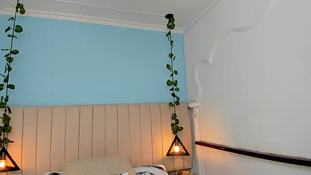 Paulina Lopezz online show from 30, 1, 2025