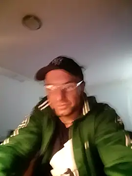 Snapshot of bobbuilder77pl chatting on 4, 2, 2025 bobbuilder77pl online show from 4, 2, 2025