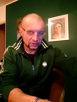 Snapshot of bobbuilder77pl chatting on 20, 2, 2025 bobbuilder77pl online show from 20, 2, 2025