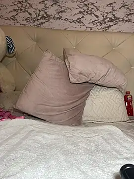 Lili  taylor online show from 2, 3, 2026