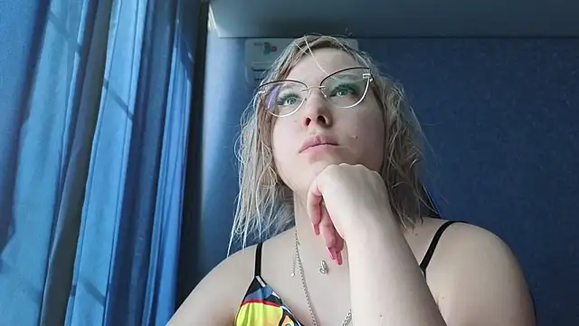 Snapshot of HotBrandyX chatting on 24, 4, 2026 HotBrandyX online show from 24, 4, 2026