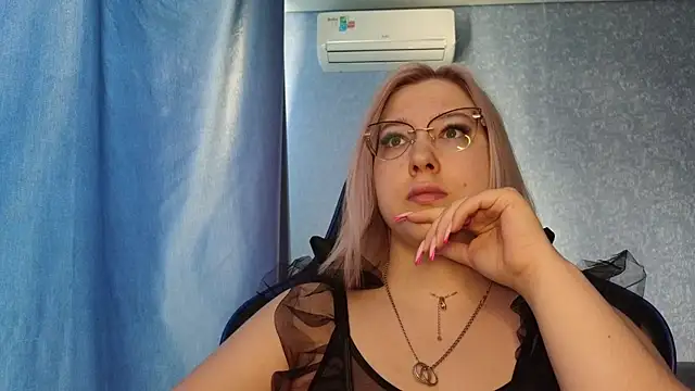 Snapshot of HotBrandyX chatting on 26, 4, 2026 HotBrandyX online show from 26, 4, 2026