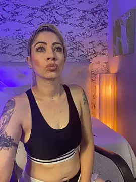 viktoria davis  online show from 2, 2, 2025