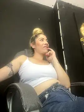 viktoria davis  online show from 10, 9, 2025