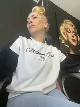 viktoria davis  online show from 1, 10, 2025