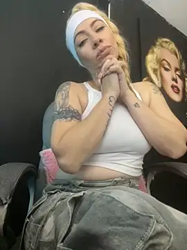 viktoria davis  online show from 2, 10, 2025