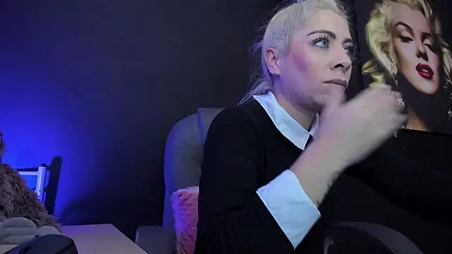 viktoria davis  online show from 8, 10, 2025