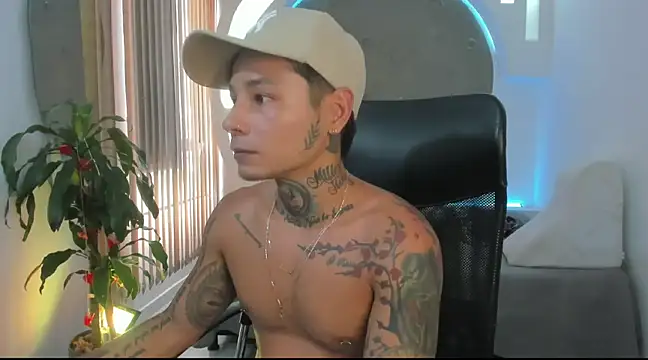 Snapshot of tattokoi chatting on 3, 3, 2025 tattokoi online show from 3, 3, 2025