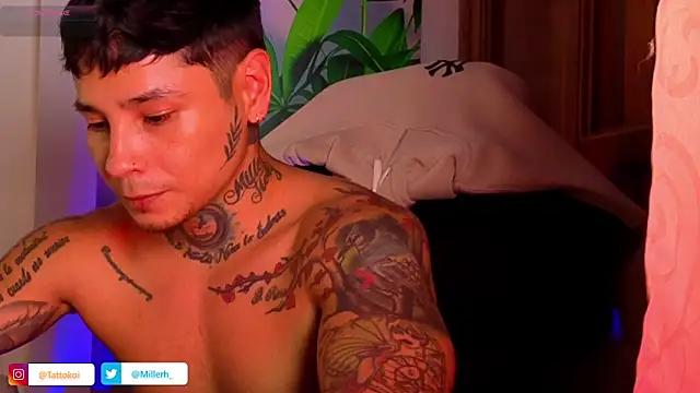 Snapshot of tattokoi chatting on 28, 10, 2025 tattokoi online show from 28, 10, 2025