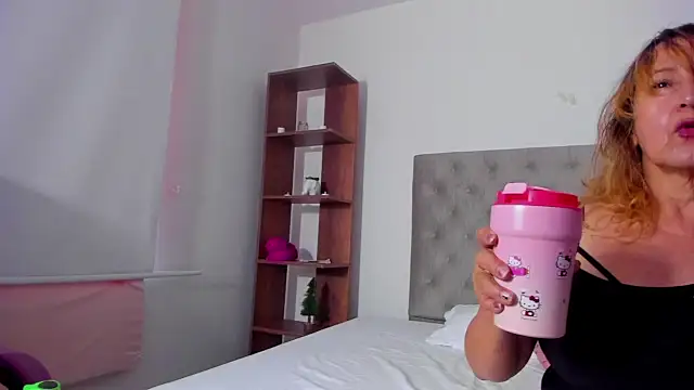 Dayana  Ospina online show from 20, 2, 2025