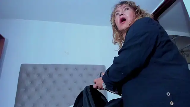 Dayana  Ospina online show from 21, 2, 2025