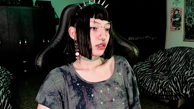 Snapshot of roxy_toxic chatting on 12, 1, 2026 roxy toxic online show from 12, 1, 2026