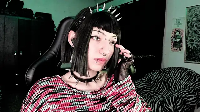 Snapshot of roxy_toxic chatting on 3, 2, 2026 roxy toxic online show from 3, 2, 2026