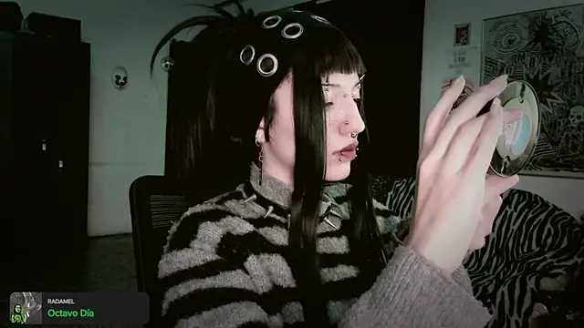 Snapshot of roxy_toxic chatting on 3, 4, 2026 roxy toxic online show from 3, 4, 2026