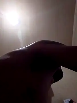 Snapshot of EstebanAkyLu chatting on 27, 2, 2025 EstebanAkyLu online show from 27, 2, 2025