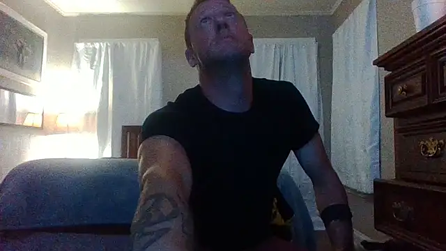 Snapshot of biggzee6 chatting on 11, 5, 2026 biggzee6 online show from 11, 5, 2026