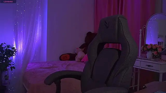 DakotaaJohnnson online show from 27, 10, 2025