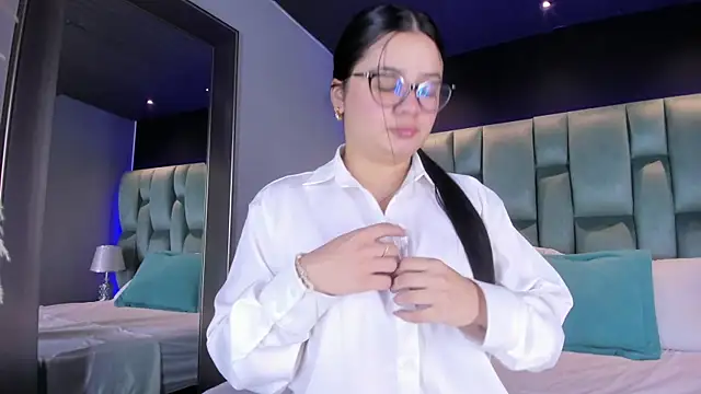 Snapshot of ValeriaOrtega chatting on 5, 2, 2025 ValeriaOrtega online show from 5, 2, 2025