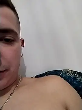 Snapshot of Pesos17 chatting on 28, 9, 2025 Pesos17 online show from 28, 9, 2025