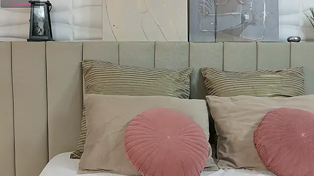 Elly Ross online show from 23, 11, 2025