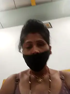 Snapshot of Bhavya_Bhan chatting on 24, 10, 2025 Bhavya Bhan online show from 24, 10, 2025