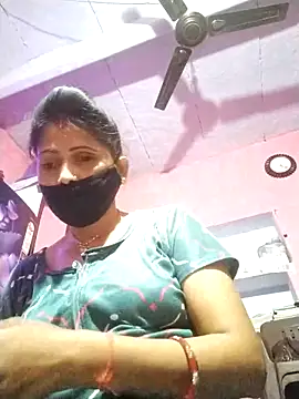 Snapshot of Bhavya_Bhan chatting on 4, 11, 2025 Bhavya Bhan online show from 4, 11, 2025
