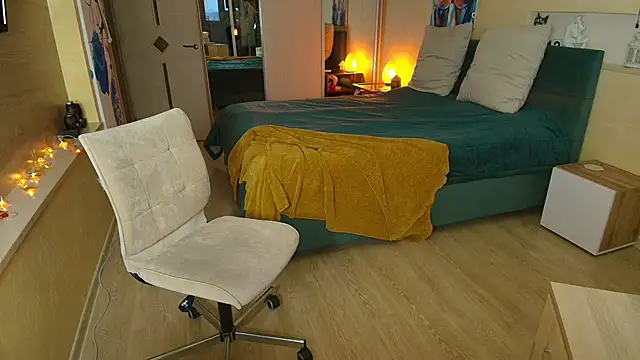 ReginaSparkle online show from 8, 11, 2025