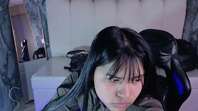 Snapshot of Paulette_v chatting on 9, 7, 2026 Paulette v online show from 9, 7, 2026