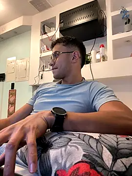 Snapshot of Thonny-becker chatting on 21, 11, 2025 Thonny-becker online show from 21, 11, 2025