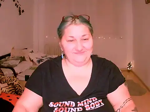 Snapshot of mayamayx chatting on 15, 1, 2026 mayamayx online show from 15, 1, 2026