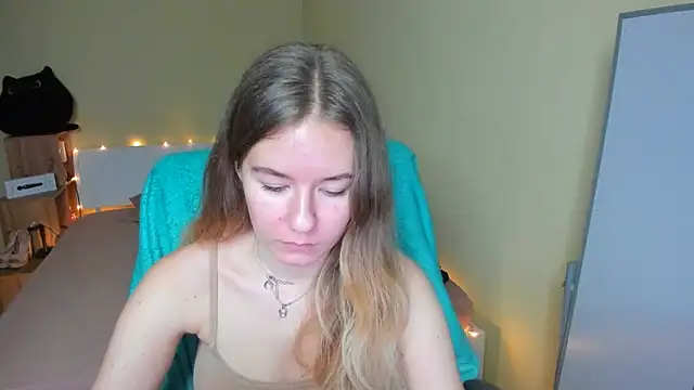 EmilyPaw online show from 4, 2, 2025