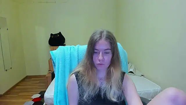 EmilyPaw online show from 10, 3, 2025