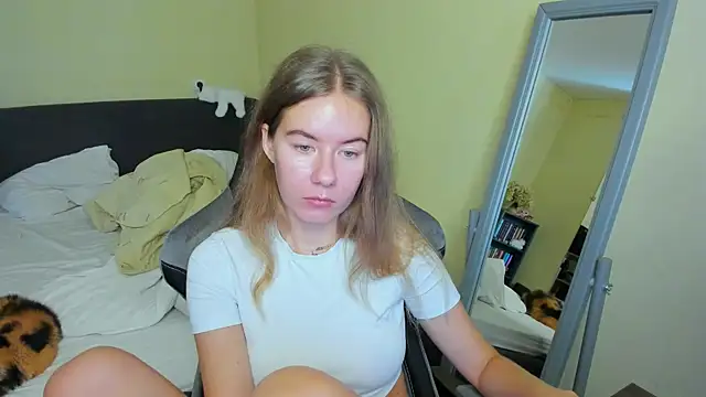 EmilyPaw online show from 27, 9, 2025