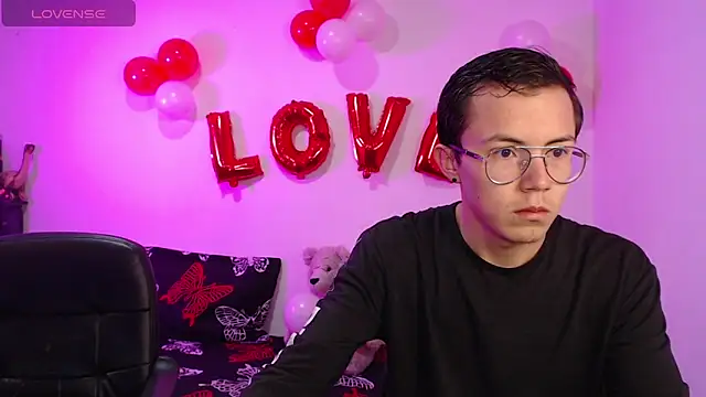 Snapshot of Tina_4_Charlie chatting on 13, 2, 2025 Tina 4 Charlie online show from 13, 2, 2025