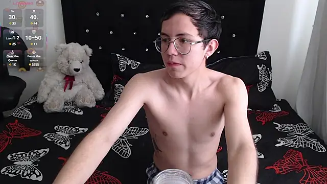 Snapshot of Tina_4_Charlie chatting on 5, 3, 2025 Tina 4 Charlie online show from 5, 3, 2025