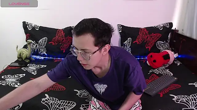 Snapshot of Tina_4_Charlie chatting on 6, 10, 2025 Tina 4 Charlie online show from 6, 10, 2025