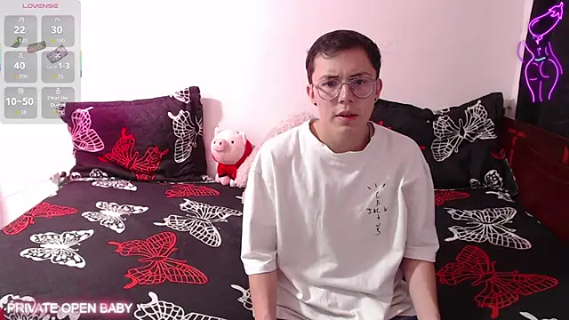 Snapshot of Tina_4_Charlie chatting on 24, 10, 2025 Tina 4 Charlie online show from 24, 10, 2025