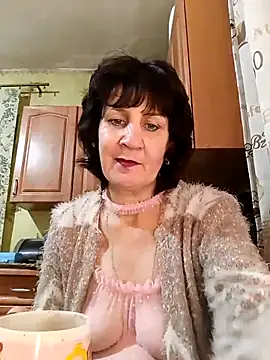 Laura Kiss online show from 5, 12, 2025