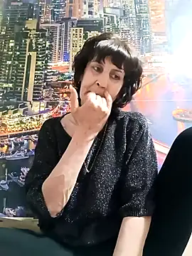 Laura Kiss online show from 15, 4, 2026