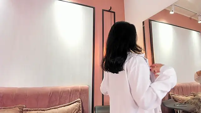 Snapshot of fiorella_paris chatting on 6, 3, 2025 fiorella paris online show from 6, 3, 2025