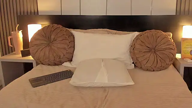 Snapshot of fiorella_paris chatting on 12, 9, 2025 fiorella paris online show from 12, 9, 2025