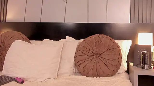 Snapshot of fiorella_paris chatting on 28, 9, 2025 fiorella paris online show from 28, 9, 2025