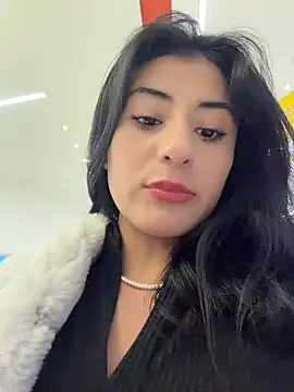 Snapshot of fiorella_paris chatting on 23, 11, 2025 fiorella paris online show from 23, 11, 2025