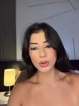 Snapshot of fiorella_paris chatting on 14, 4, 2026 fiorella paris online show from 14, 4, 2026