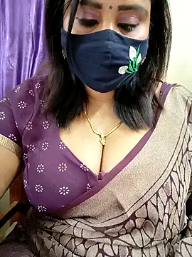 Queenflowerr online show from 6, 4, 2026