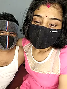 Snapshot of Love-N chatting on 12, 11, 2025 Love-N online show from 12, 11, 2025