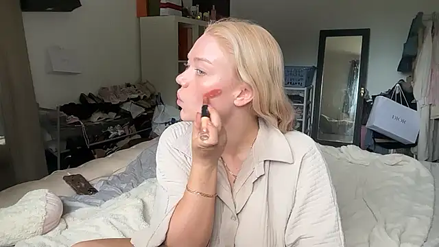Snapshot of blissdimicco chatting on 31, 5, 2026 blissdimicco online show from 31, 5, 2026