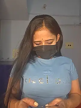 Snapshot of Hot_honey77 chatting on 17, 11, 2025 Hot honey77 online show from 17, 11, 2025